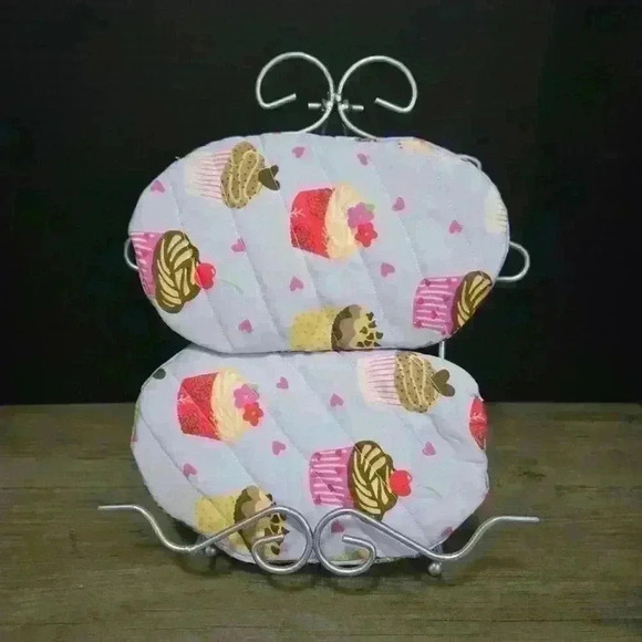Handmade  Microwave mitts Regular Size - Cupcakes - pair - Picture 3 of 4